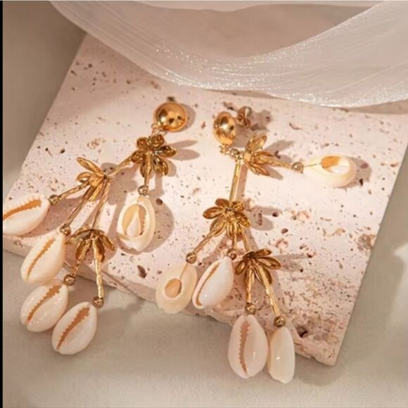 New FP Shell Drop Dangle Earrings - Picture 2 of 9